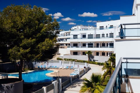 Property building, View (from property/room), Balcony/Terrace, Pool view, Swimming pool, sunbed
