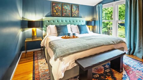 Bed, Photo of the whole room, Bedroom