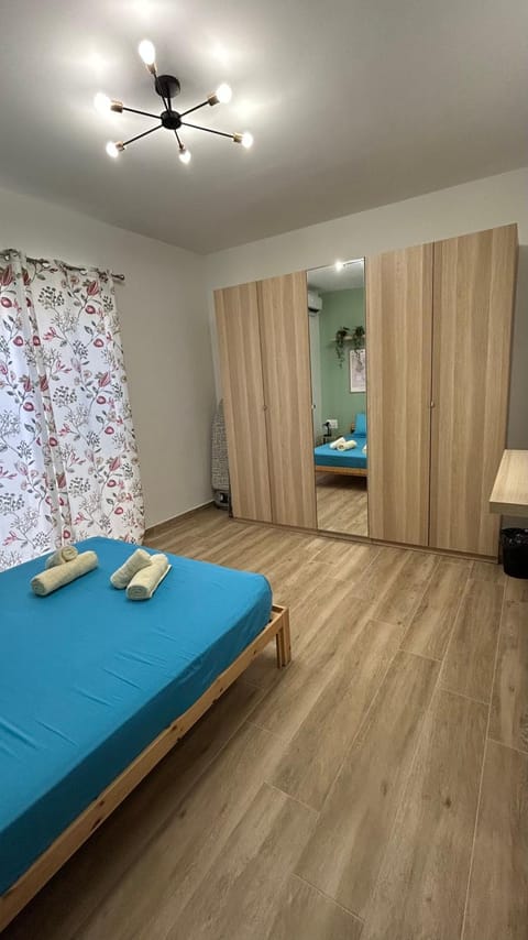 Bed, Photo of the whole room, Bedroom, wardrobe