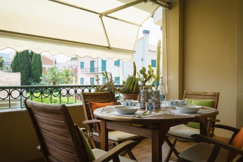 View (from property/room), Balcony/Terrace, Seating area, Dining area