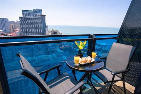 Patio, Day, Natural landscape, View (from property/room), Balcony/Terrace, Living room, Food and drinks, Seating area, Dining area, Food, Pool view, Sea view, Swimming pool, Drinks, sunbed