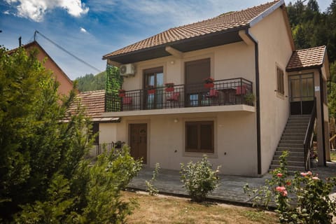 Property building, Balcony/Terrace