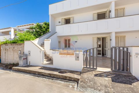 Property building, Day, View (from property/room), Balcony/Terrace
