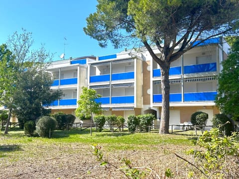 Property building, Natural landscape, Garden view