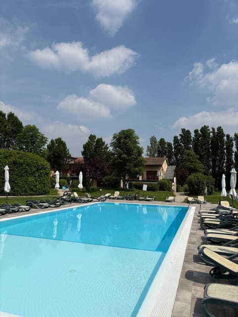 Day, Pool view, Swimming pool, sunbed
