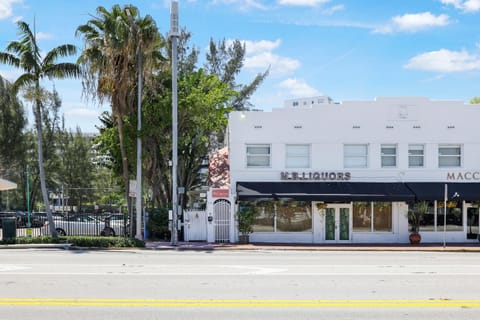 Property building, Day, Location