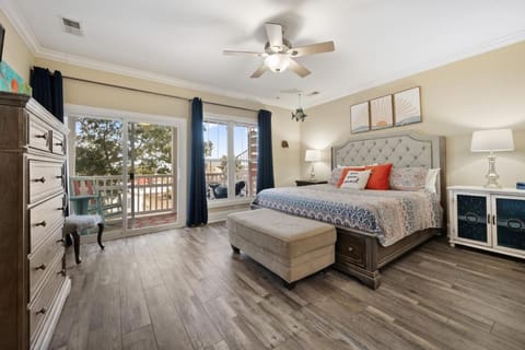 The Happy Place. Unit 2 House in Kure Beach