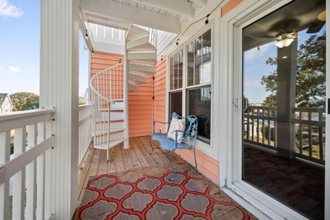 The Happy Place. Unit 2 House in Kure Beach