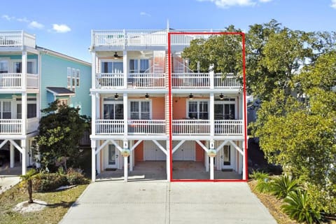 The Happy Place. Unit 2 House in Kure Beach