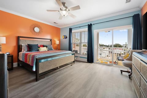 The Happy Place. Unit 1 House in Kure Beach