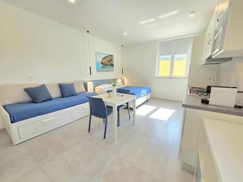 Kitchen or kitchenette, Living room, Seating area, Dining area, pet friendly