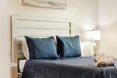 Spacious Duplex Zephyrhills #2 House in Zephyrhills