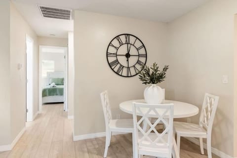 Spacious Duplex Zephyrhills #2 House in Zephyrhills