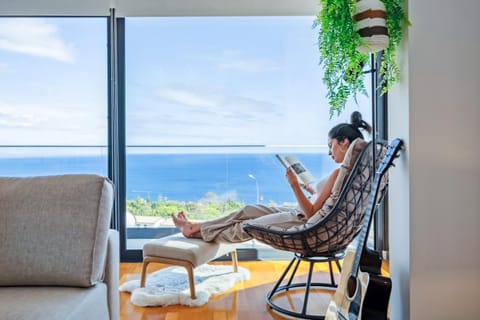 Natural landscape, Balcony/Terrace, Living room, Seating area, Sea view