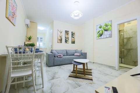 Communal lounge/ TV room, Bathroom, Living room, Decorative detail, Seating area, Dining area, furniture, air conditioner