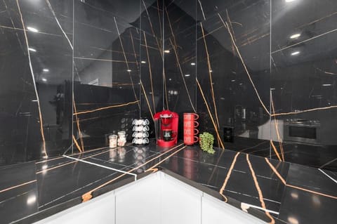 Galleria Saltwater POOL -Sleeps 20 House in Houston