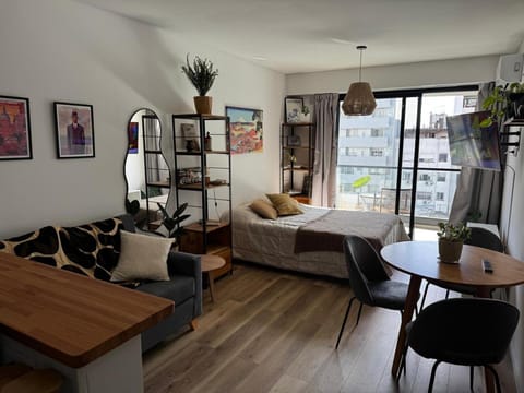 Photo of the whole room, Seating area