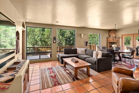 Exclusive Southwest Sanctuary with Amazing Views House in Village of Oak Creek