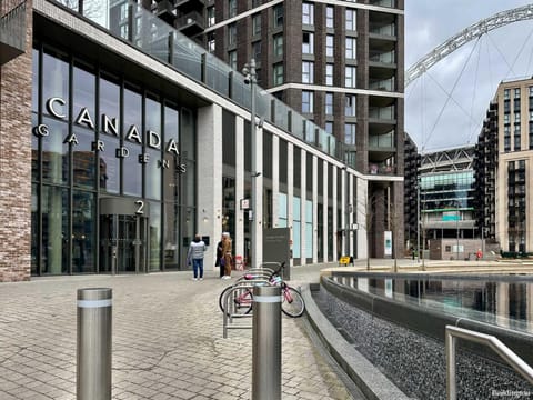 Property building, Location