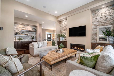 Luxury Stay with Golf Simulator and 3 King Bedrooms House in Omaha