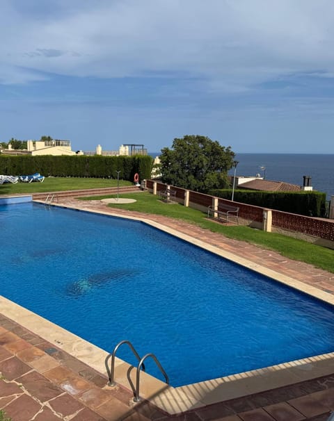 Natural landscape, Solarium, Balcony/Terrace, Sea view, Swimming pool