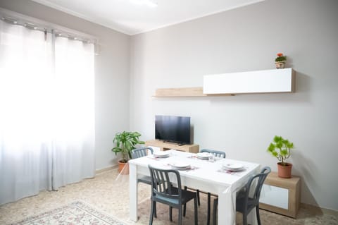 TV and multimedia, Dining area