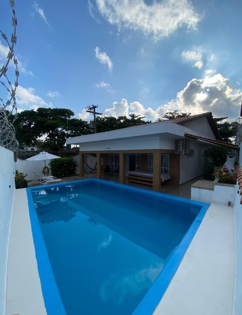 Day, Pool view