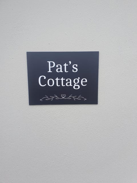Pats Cottage Apartment in Donegal City
