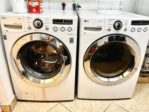 Fort Lauderdale Florida Beach Vibe Hangout House in Fort Lauderdale