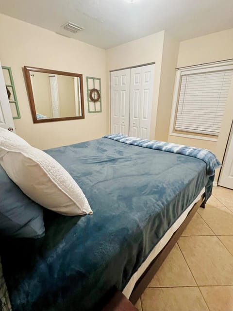 Fort Lauderdale Florida Beach Vibe Hangout House in Fort Lauderdale