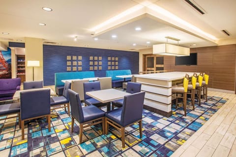 Restaurant/places to eat, Dining area, On site, Breakfast