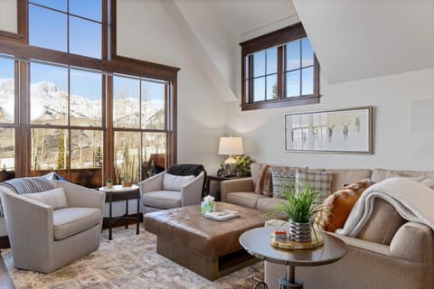 View (from property/room), Living room, Seating area, Mountain view