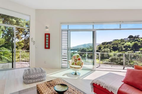 Mariner's Lookout - Parekura Bay House in Northland