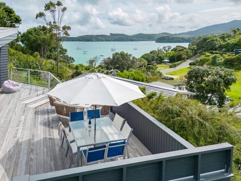 Mariner's Lookout - Parekura Bay House in Northland