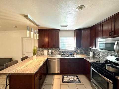 Intern Choice Cozy 2B2B House nearby Apple Park Villa in Santa Clara