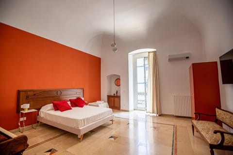 TV and multimedia, Balcony/Terrace, Bedroom, locker, air conditioner