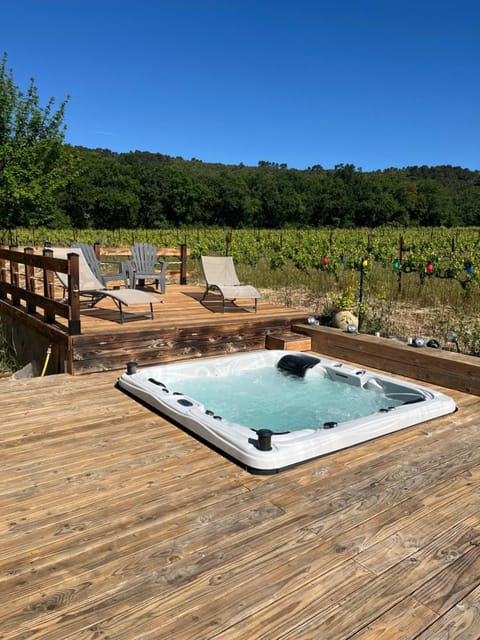 Garden, Hot Tub, sunbed