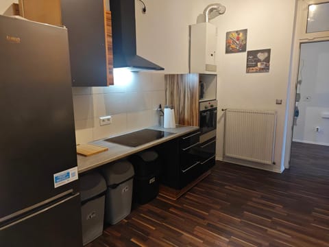 Kitchen or kitchenette, dishwasher, minibar, stove