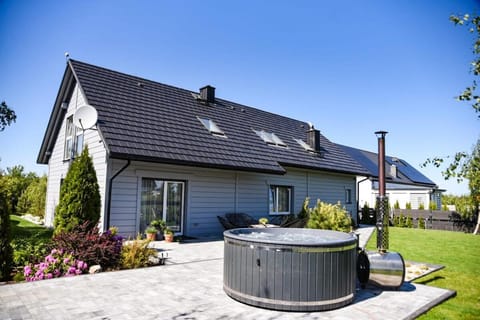 Property building, Day, Garden, Garden view