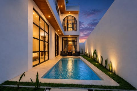 Property building, Swimming pool