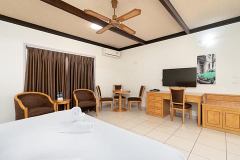 TV and multimedia, Photo of the whole room