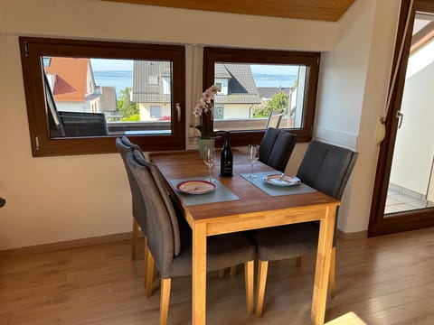 Living room, Seating area, Dining area, Lake view