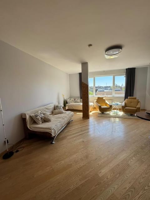 Bed, Living room, Photo of the whole room, Seating area, Bedroom