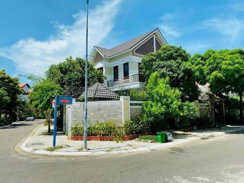 Property building, Neighbourhood, Garden