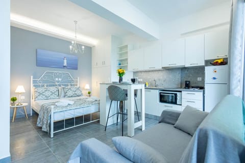 Bed, Living room, Photo of the whole room, Seating area, Dining area, Bedroom