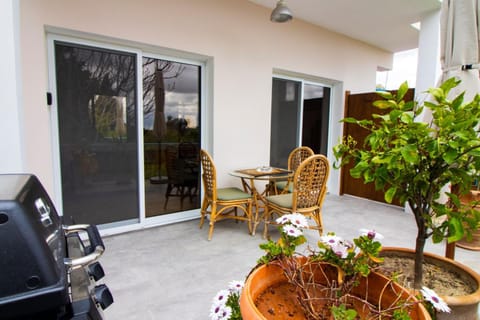 Patio, Day, Garden, View (from property/room), Balcony/Terrace, Seating area, Garden view