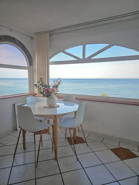 View (from property/room), Dining area, Sea view