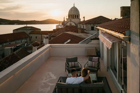 View (from property/room), Balcony/Terrace, Dining area, Sea view, Sunrise, Sunset