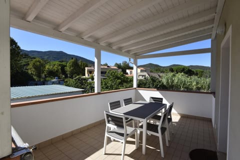 Property building, Balcony/Terrace