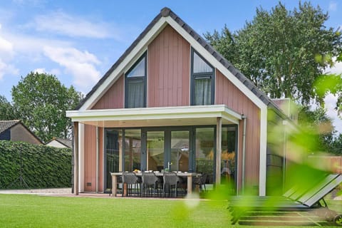 Oude Nieuwelandseweg 33B - Ouddorp - Villa Hopper (met jacuzzi, extra kosten voor gebruik) Villa in Ouddorp